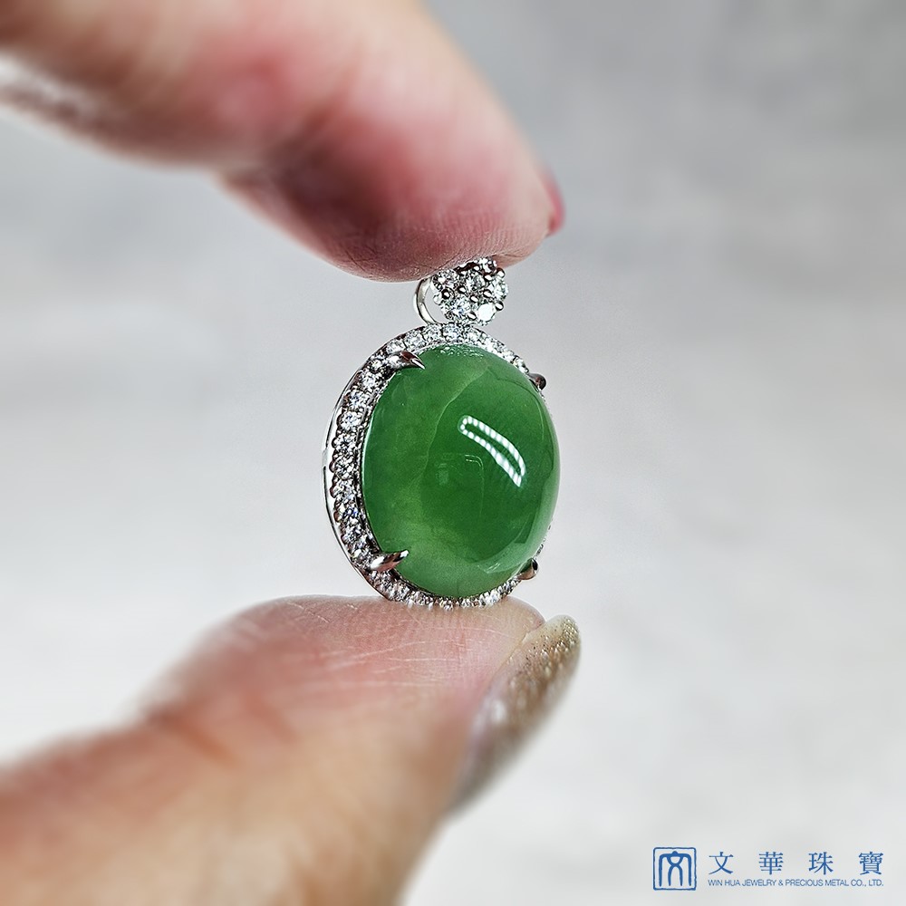 翡翠冰種滿綠大蛋面玉墜