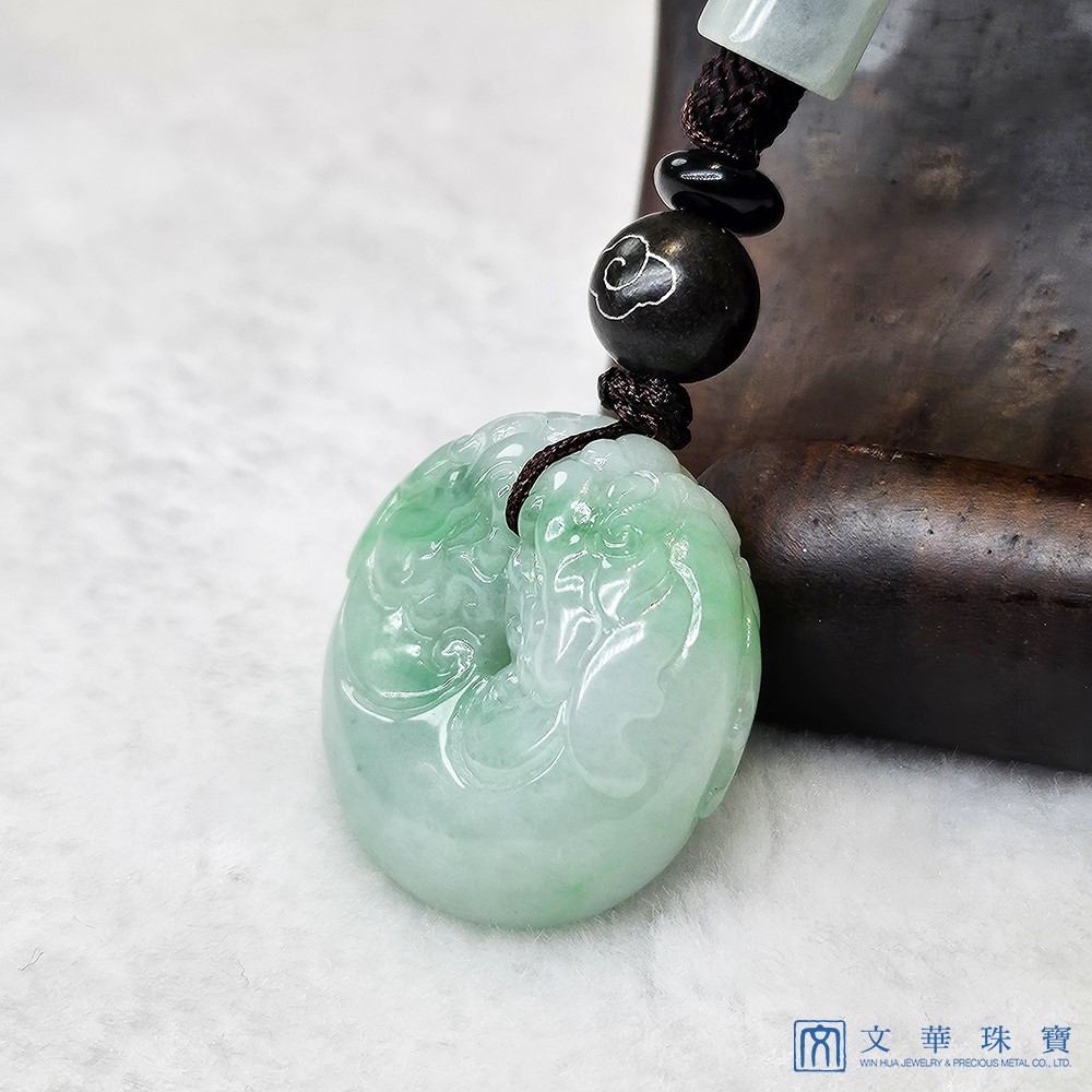 白底青平安龍扣