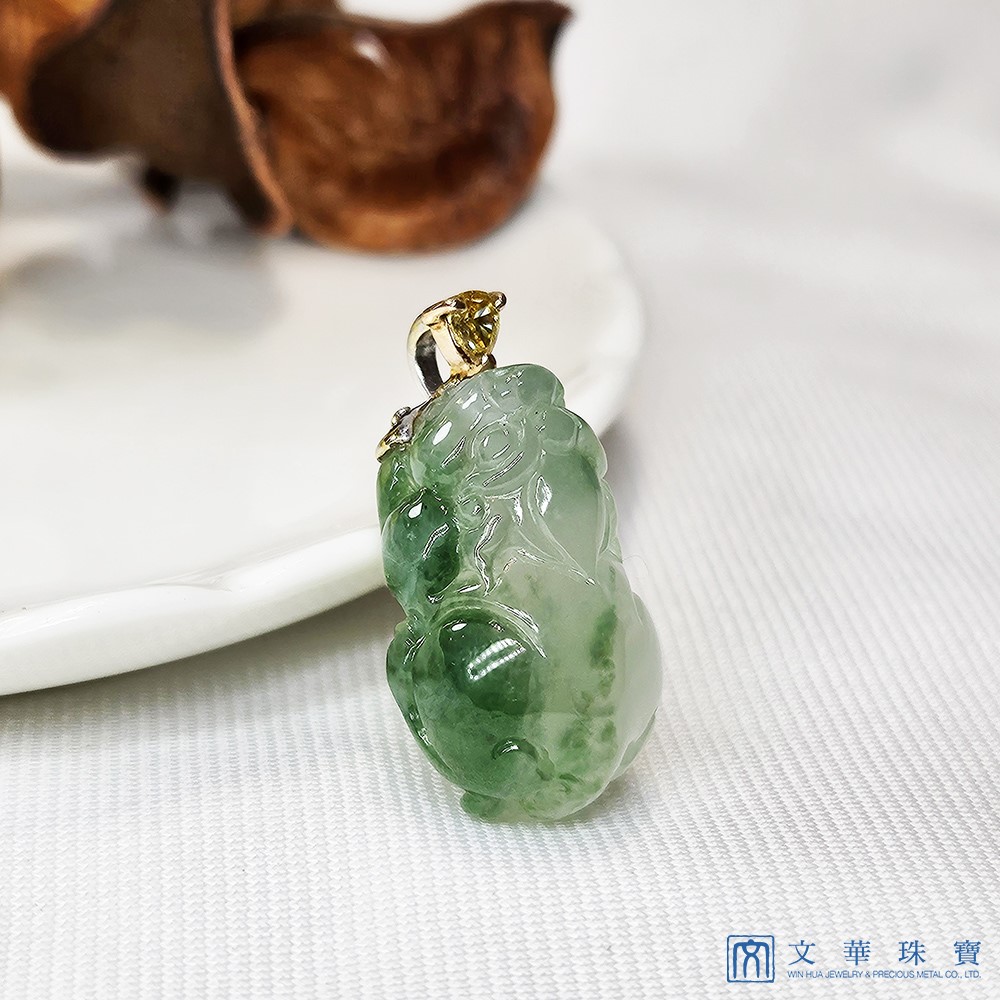 高冰飄綠貔貅玉墜