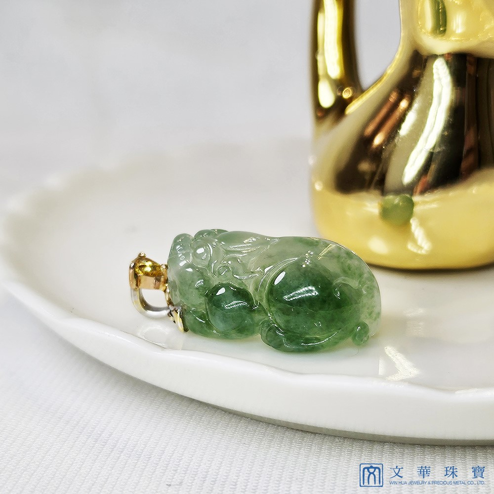 高冰飄綠貔貅玉墜