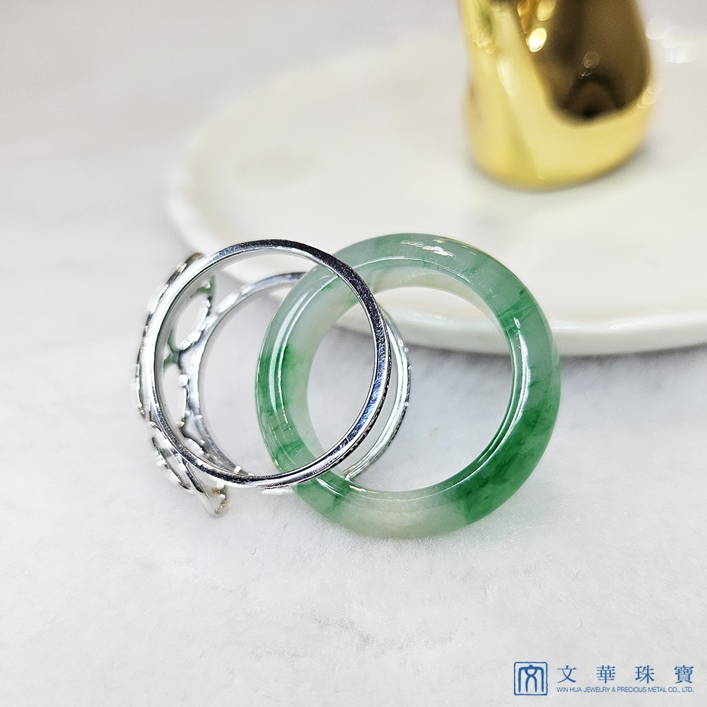翡翠冰種翠綠玉圈戒 鑲鑽兩用款 國際圍11圍(已售出)