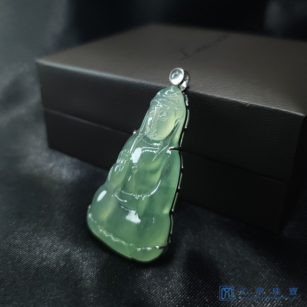 玻璃種蘋果綠觀音玉墜 附中國寶石鑑定證書