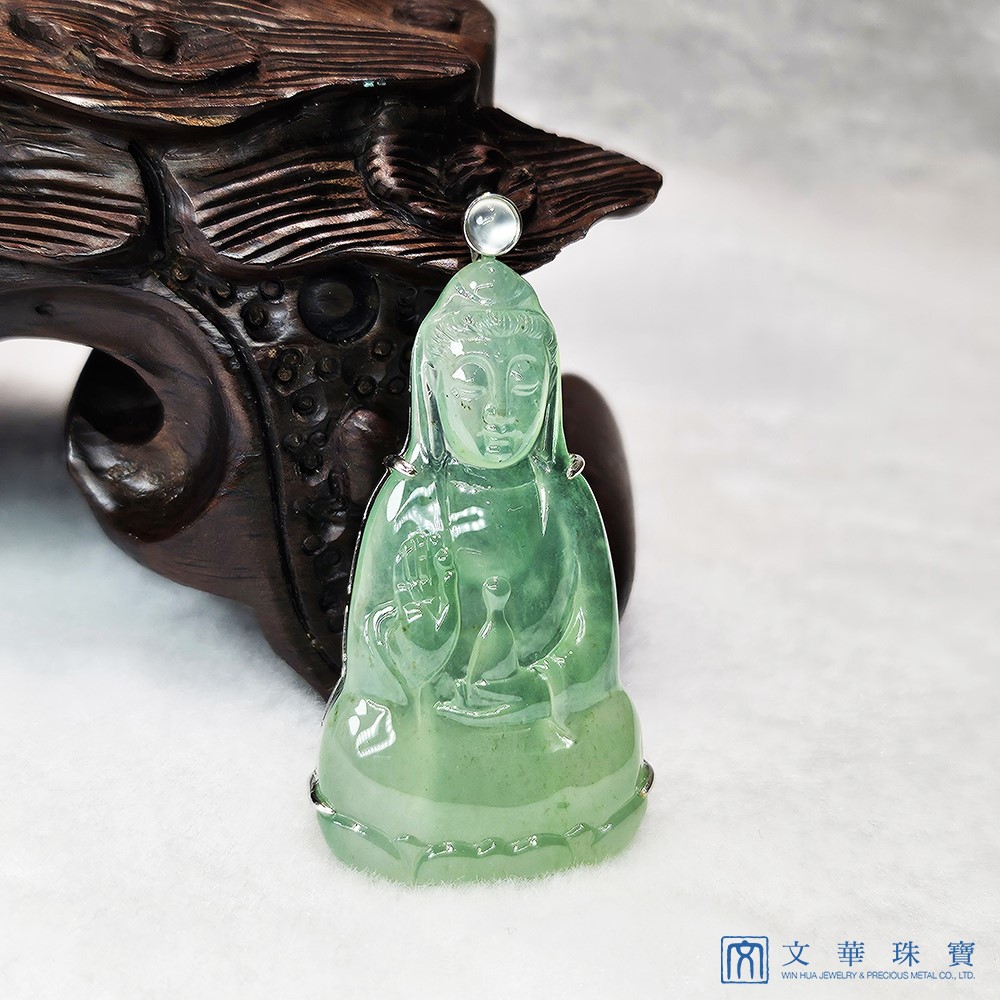 玻璃種蘋果綠觀音玉墜 附中國寶石鑑定證書