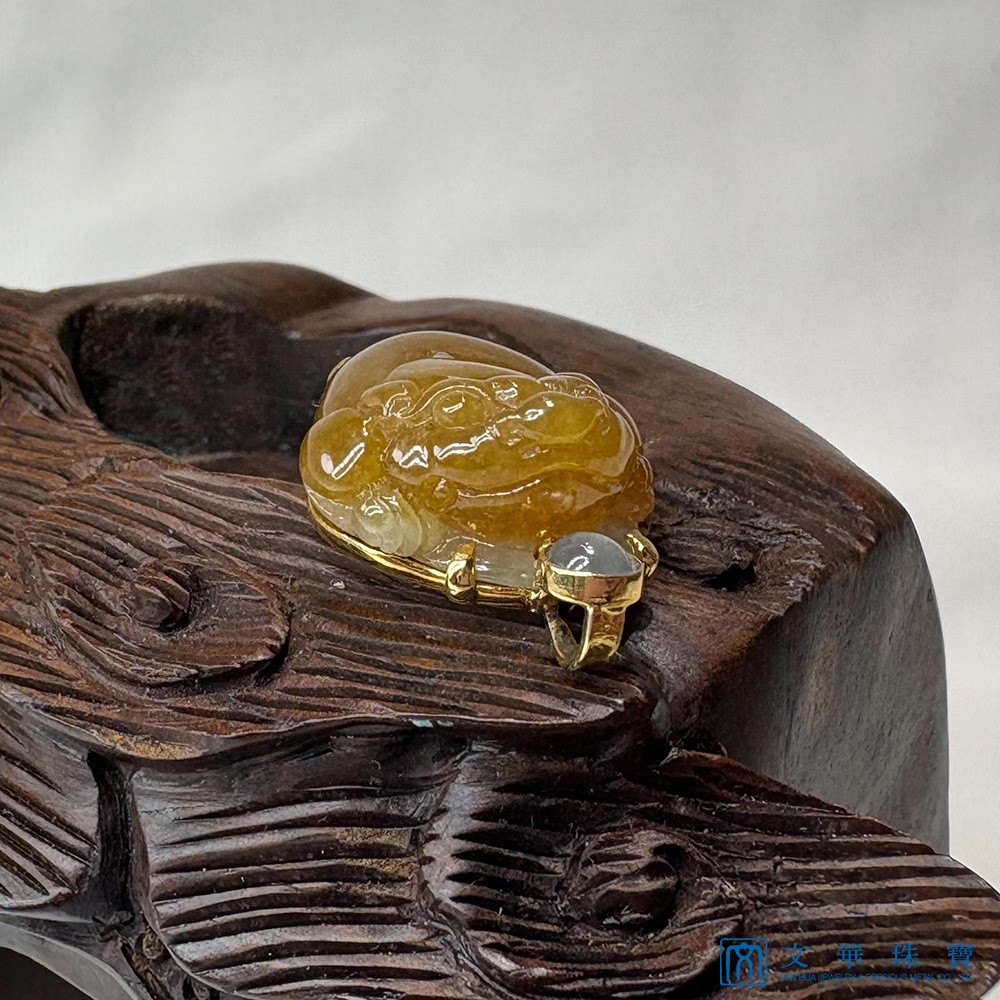 翡翠蜜糖黃玉蟾墜子 