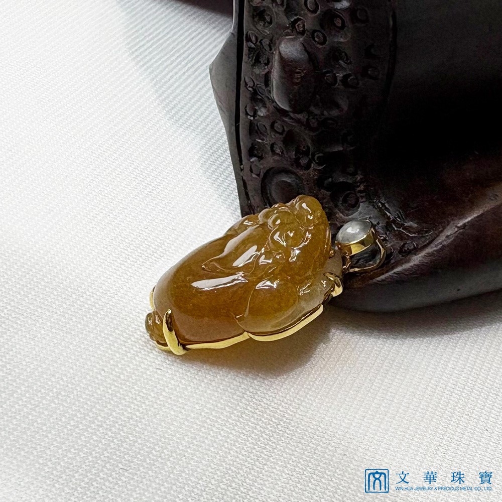 翡翠蜜糖黃玉蟾墜子 