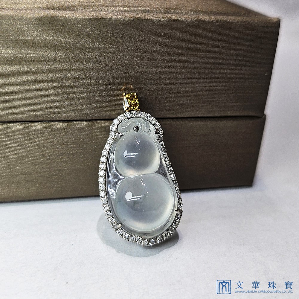 翡翠玻璃種豆莢鑽墜 附中國寶石證書