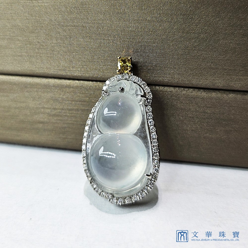 翡翠玻璃種豆莢鑽墜 附中國寶石證書