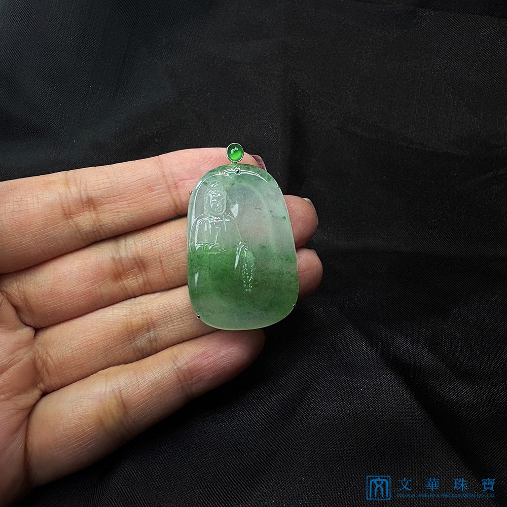 翡翠玻璃種飄綠花觀音玉牌 附中國寶石證書