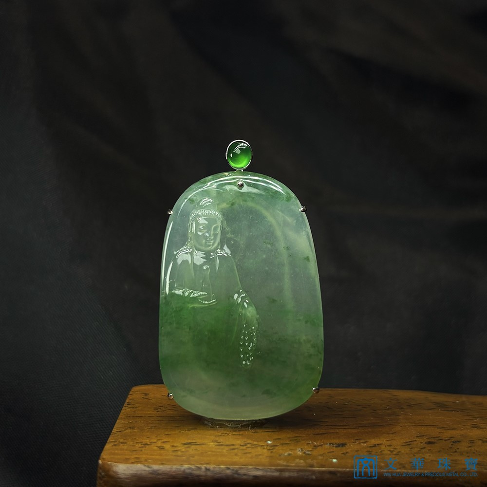 翡翠玻璃種飄綠花觀音玉牌 附中國寶石證書