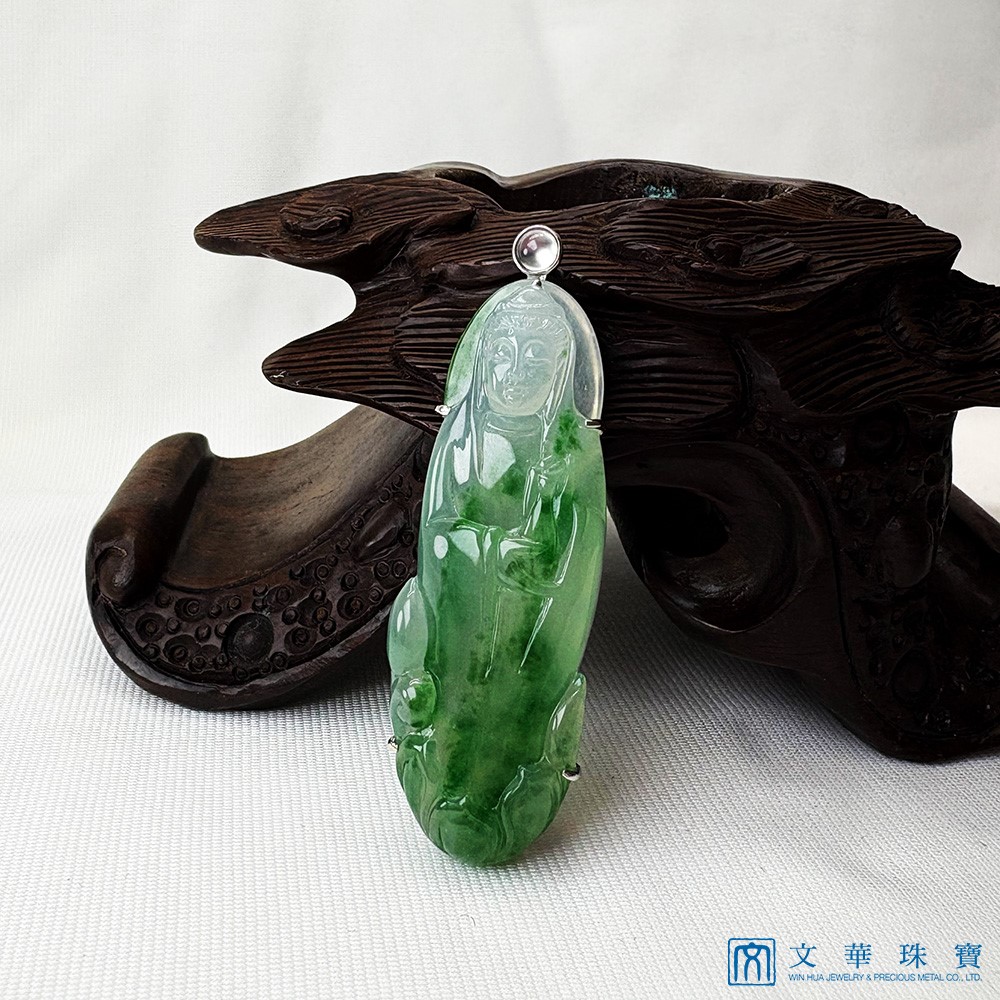 玻璃種飄綠花立姿觀音 附中國寶石證書