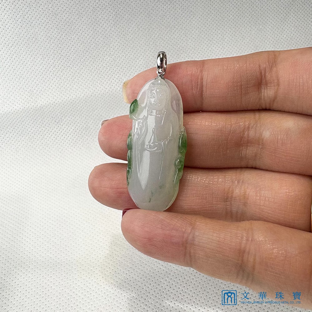 冰糯帶綠寶瓶觀音玉墜
