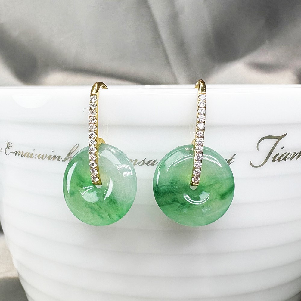 翡翠高冰飄綠平安扣黃K金鑽石耳環