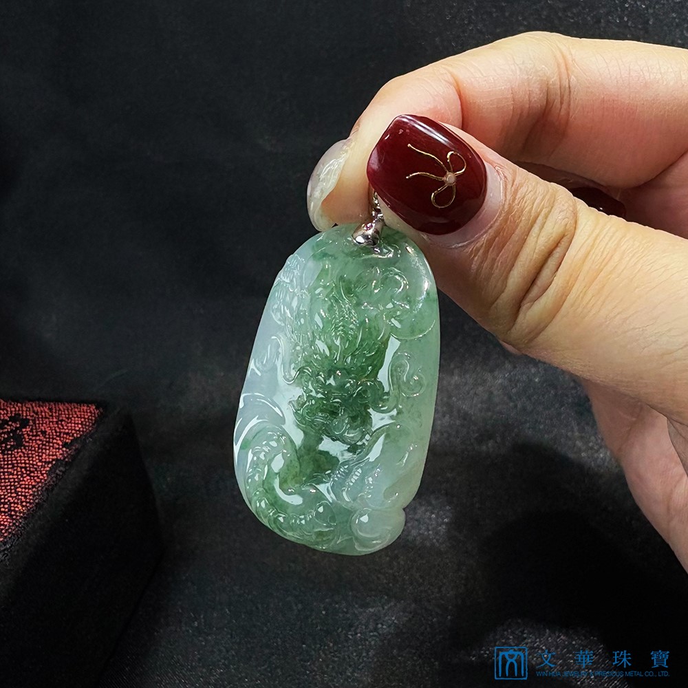 翡翠冰糯帶綠龍牌 