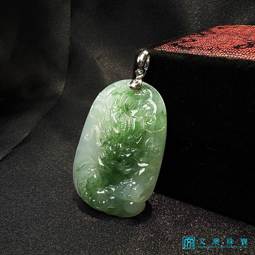 翡翠冰糯帶綠龍牌 