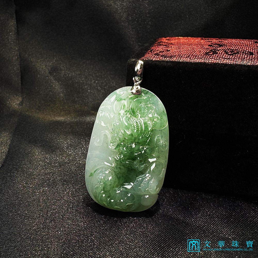 翡翠冰糯帶綠龍牌 
