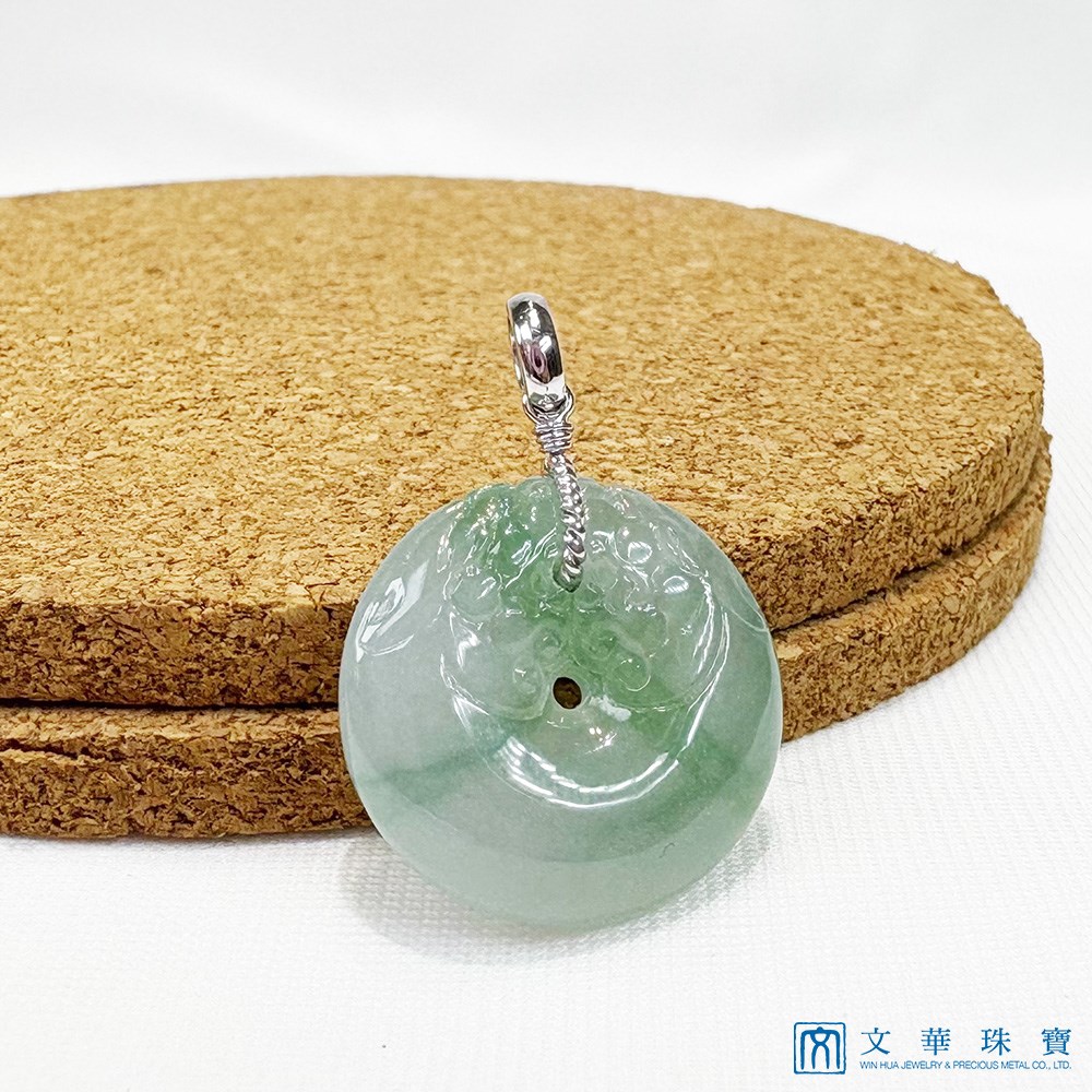 翡翠冰種飄綠龍紋平安扣