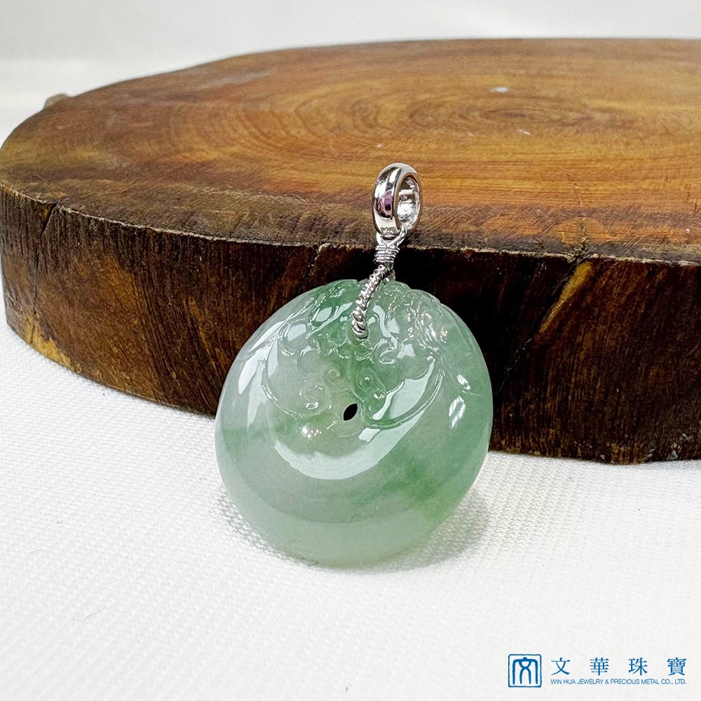 翡翠冰種飄綠龍紋平安扣