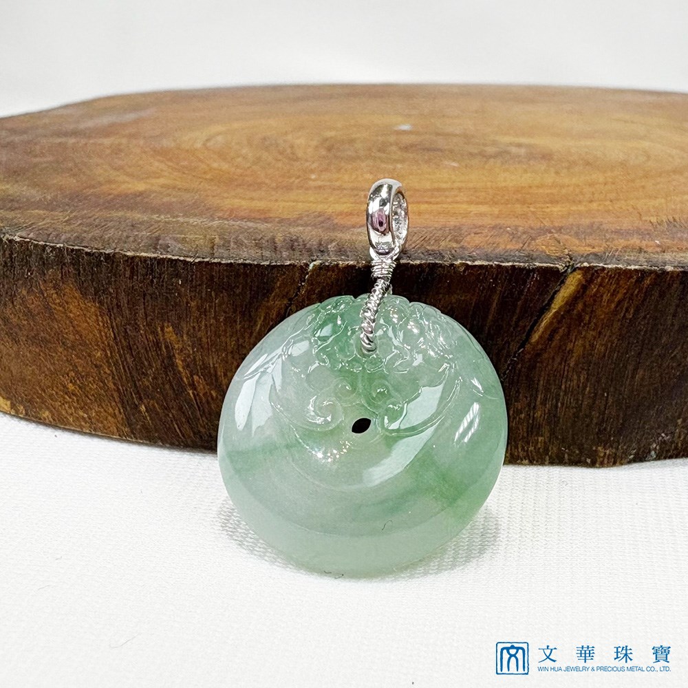 翡翠冰種飄綠龍紋平安扣