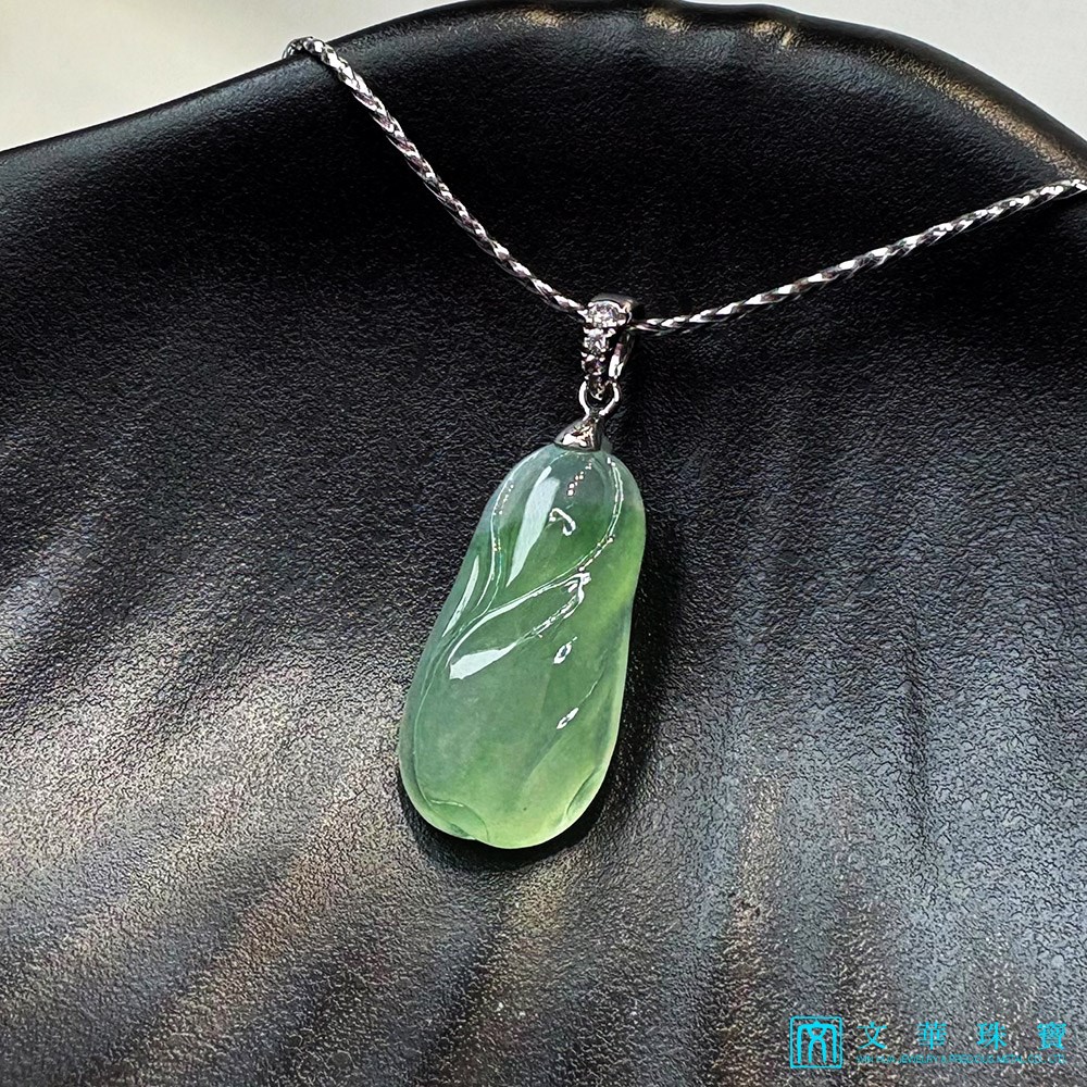 高冰飄綠白菜玉墜