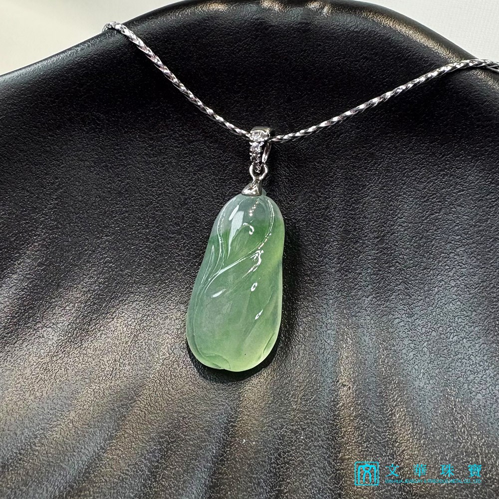 高冰飄綠白菜玉墜