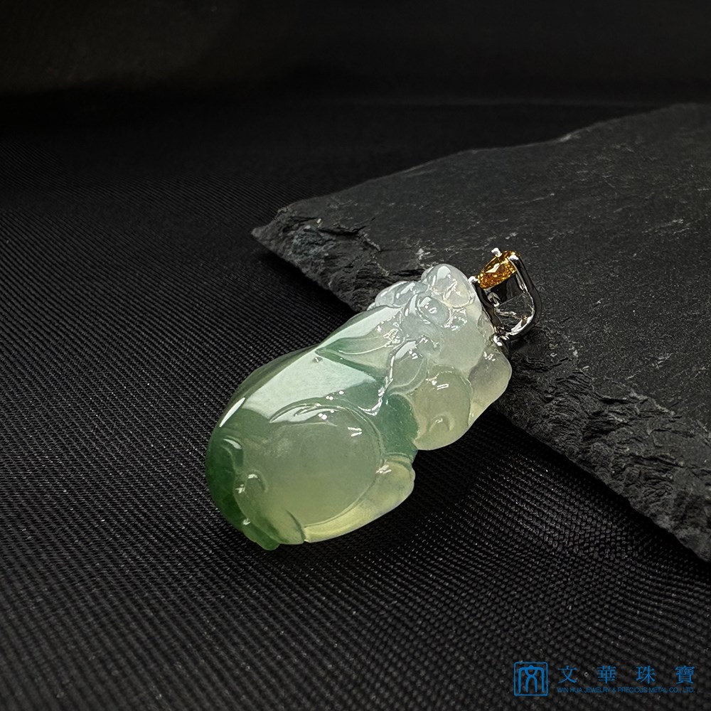 冰種飄綠貔貅玉墜