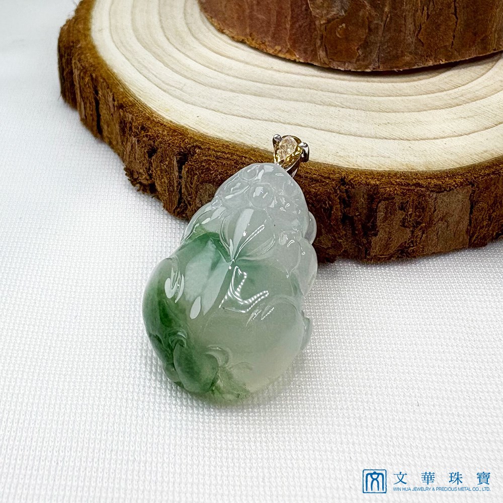 冰種飄綠貔貅玉墜