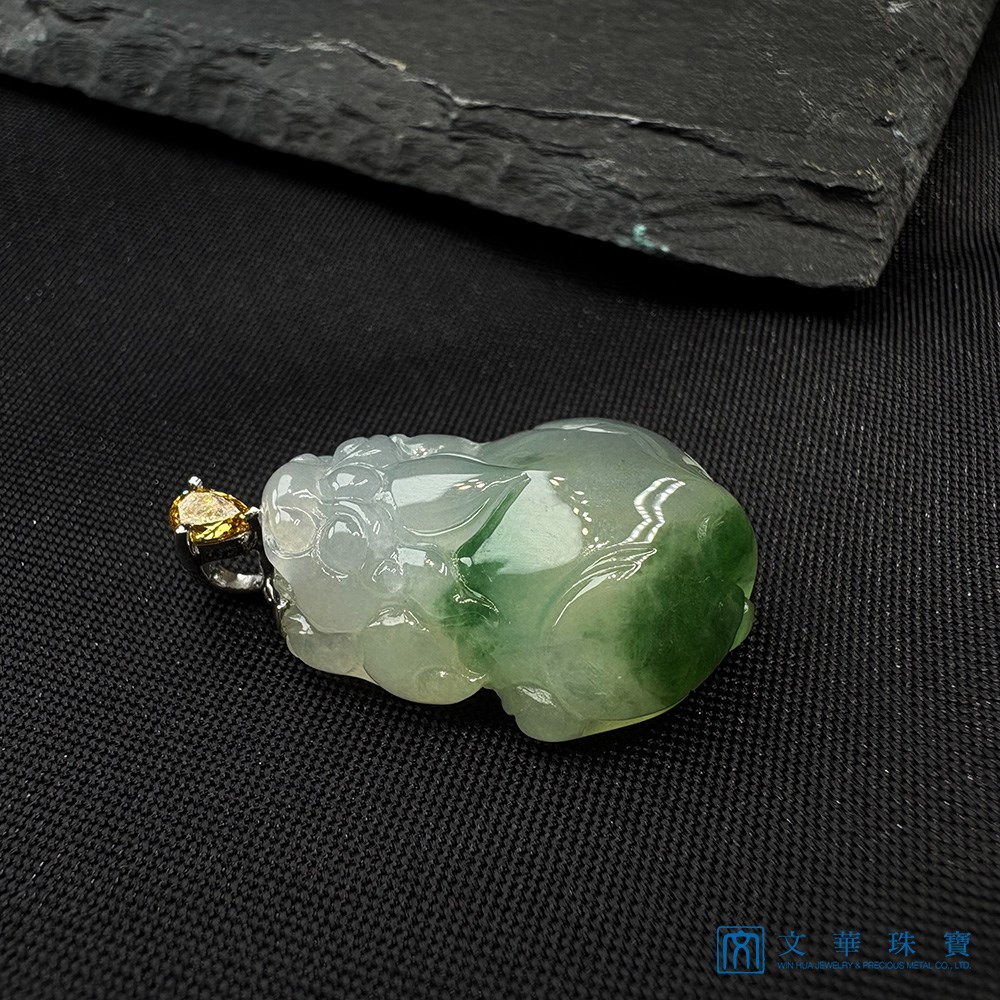 冰種飄綠貔貅玉墜