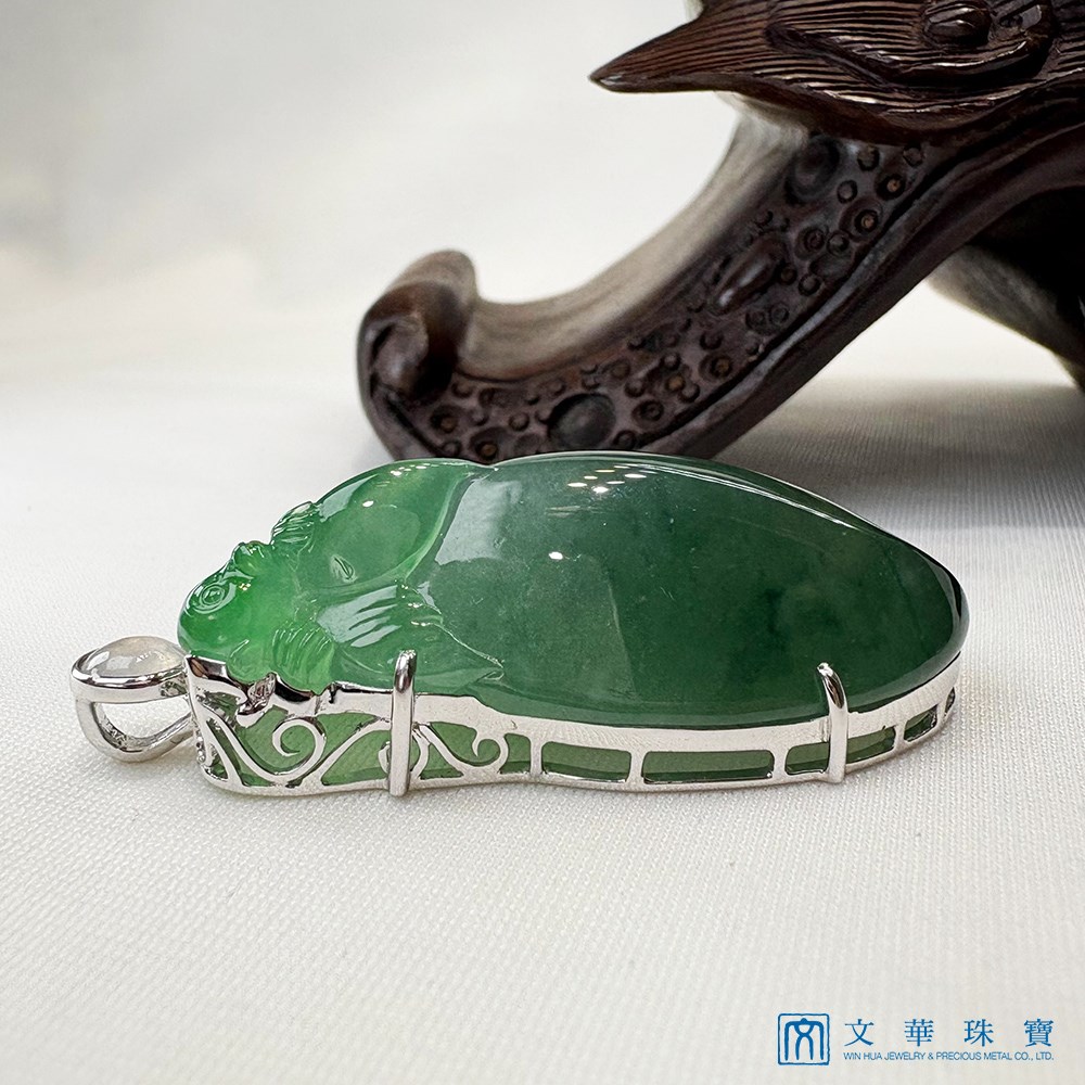 翡翠猴桃獻壽玉墜