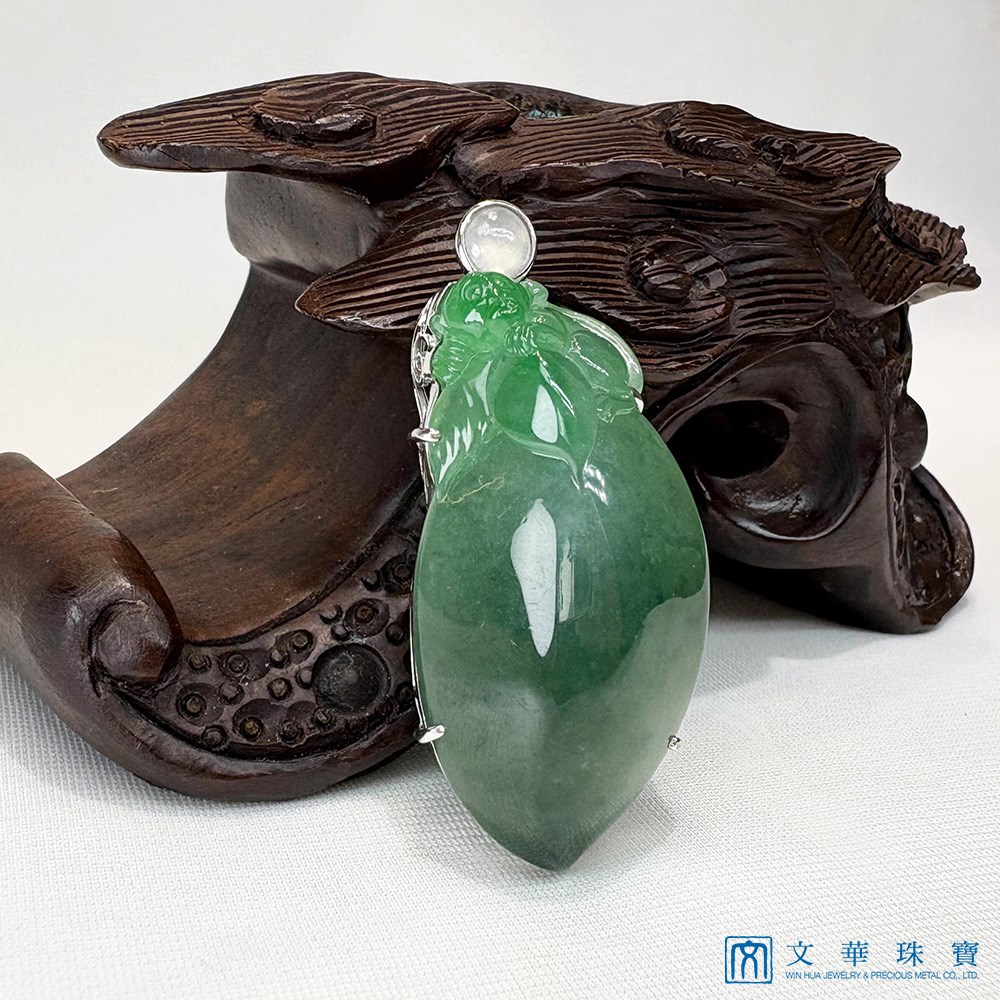 翡翠猴桃獻壽玉墜