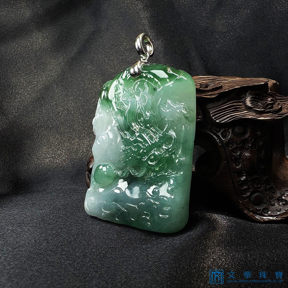 翡翠青雲騰龍龍牌