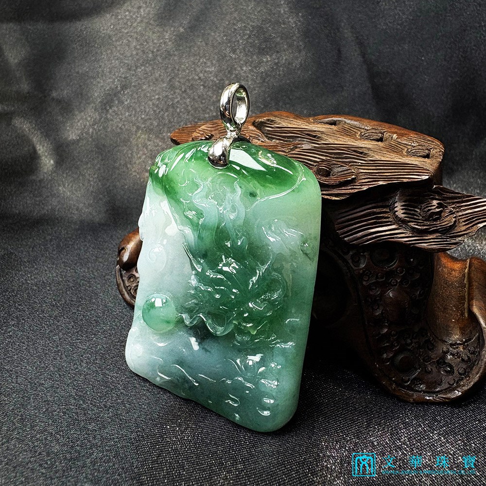 翡翠青雲騰龍龍牌