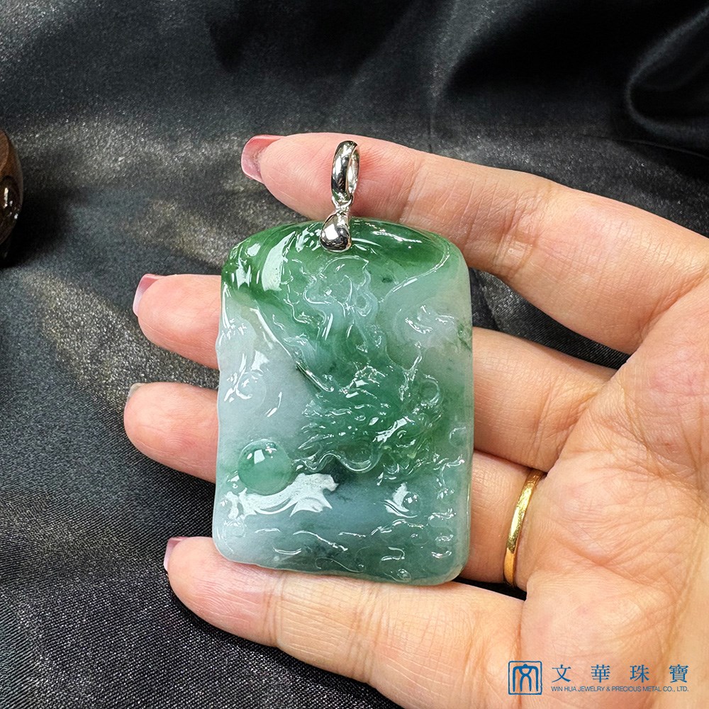 翡翠青雲騰龍龍牌
