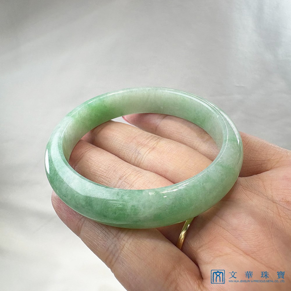 翡翠蘋果綠綴陽綠玉鐲 約18圍