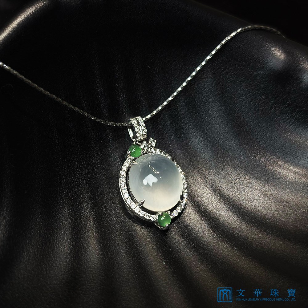 圓滿如月冰種蛋面翡翠鑽墜