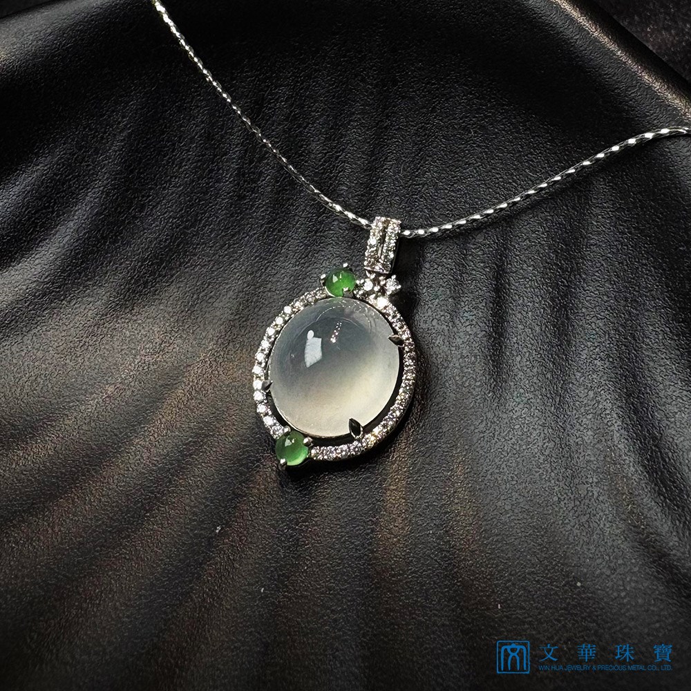 圓滿如月冰種蛋面翡翠鑽墜