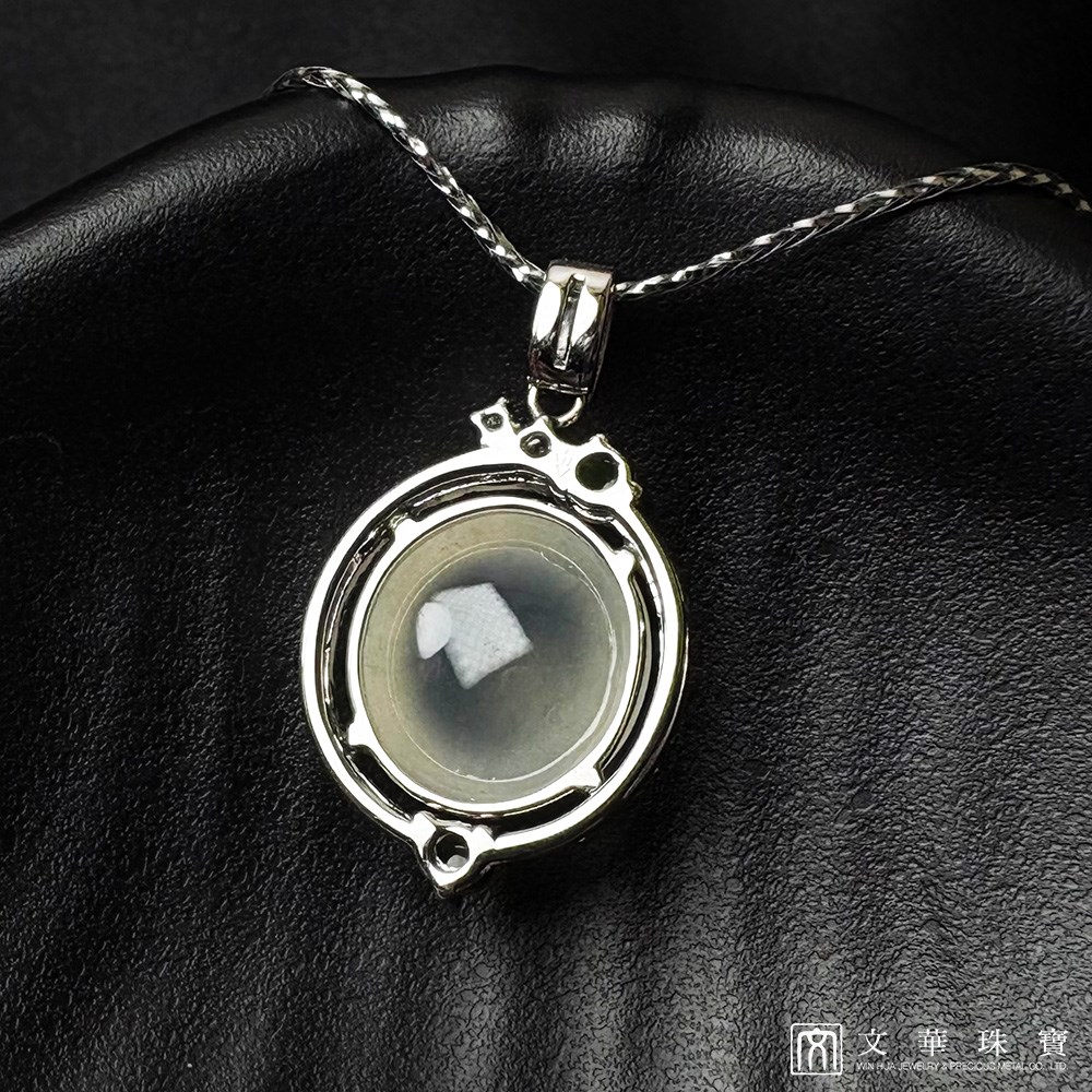 圓滿如月冰種蛋面翡翠鑽墜