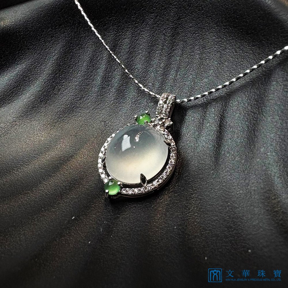 圓滿如月冰種蛋面翡翠鑽墜