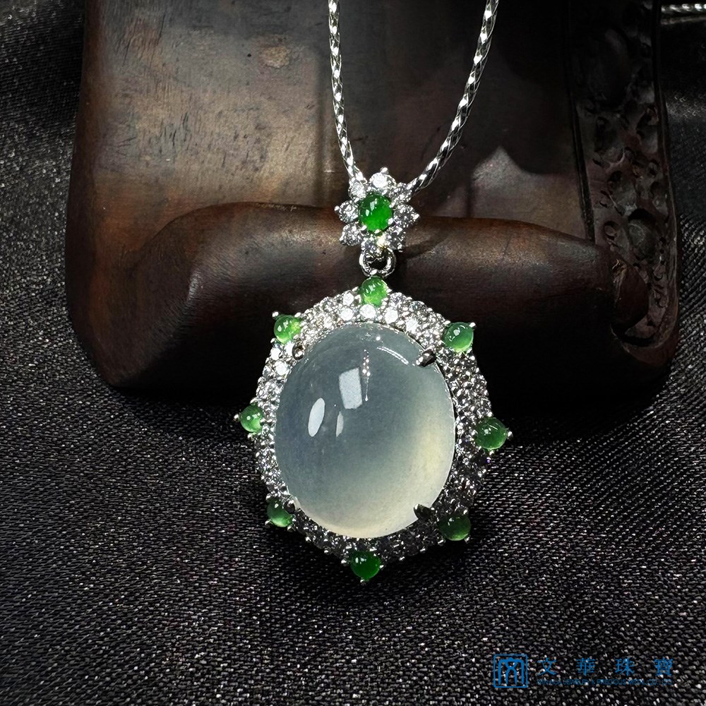 翠耀星華冰種蛋面翡翠鑽墜