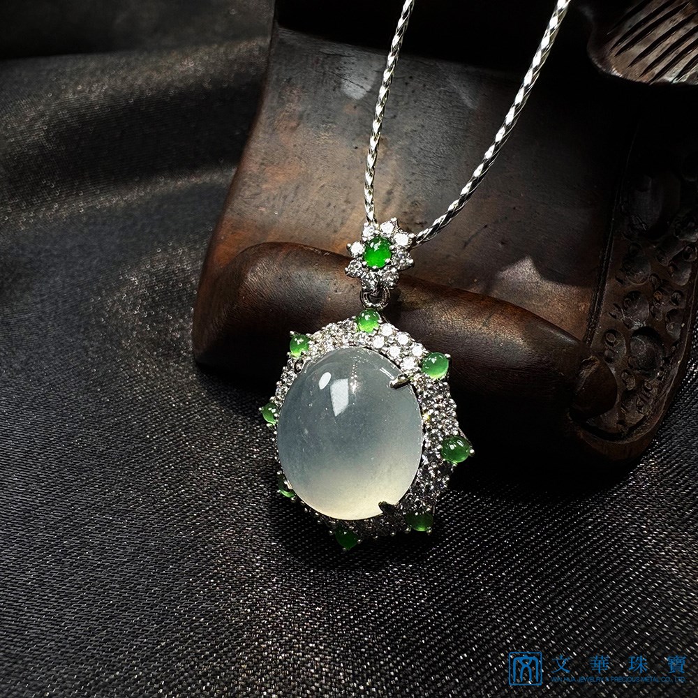 翠耀星華冰種蛋面翡翠鑽墜