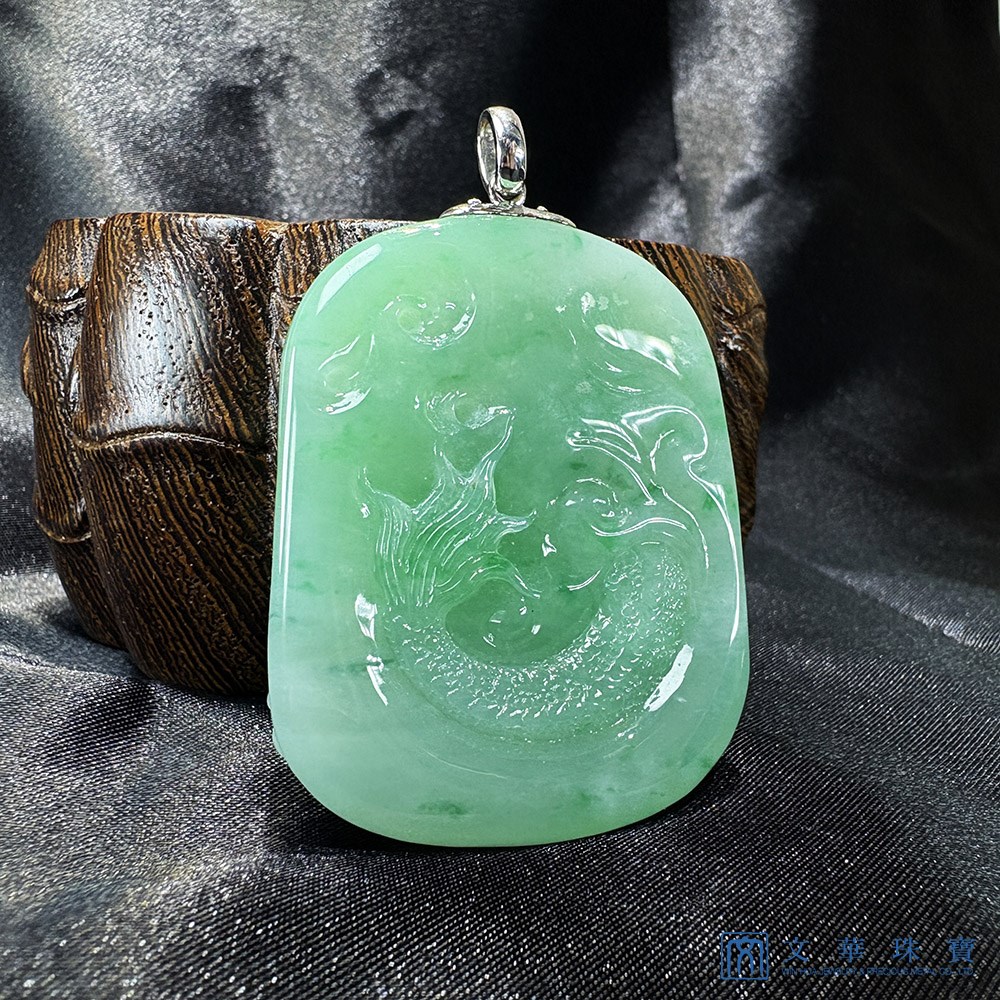 翡翠蘋彩騰龍龍牌