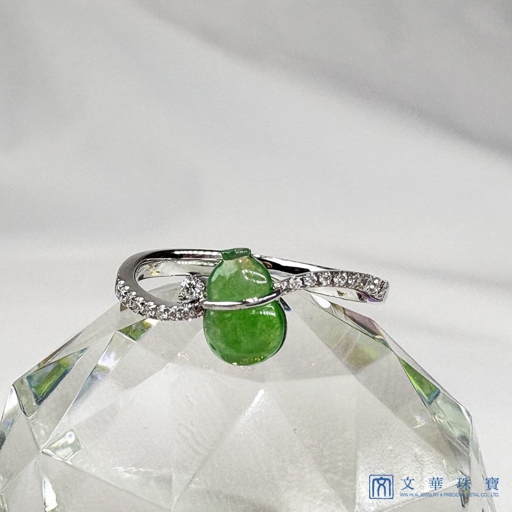 翡翠冰綠葫蘆鑽戒 國際圍10號