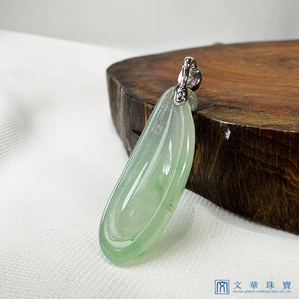 翡翠冰玻種芙蓉綠玉瓜墜