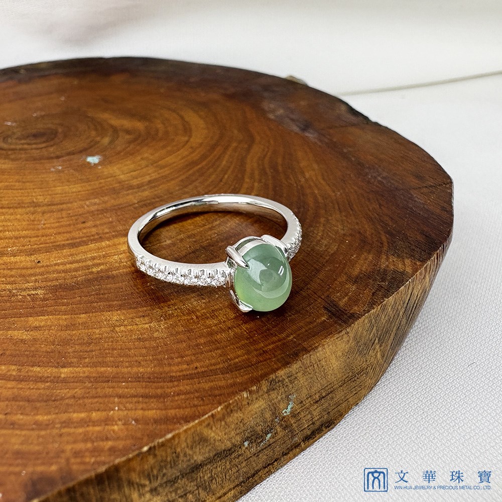 冰種秋香綠蛋面簡約鑽戒 國際圍11號