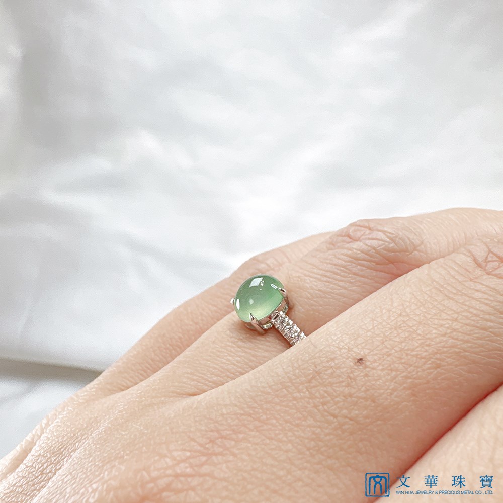 冰種秋香綠蛋面簡約鑽戒 國際圍11號
