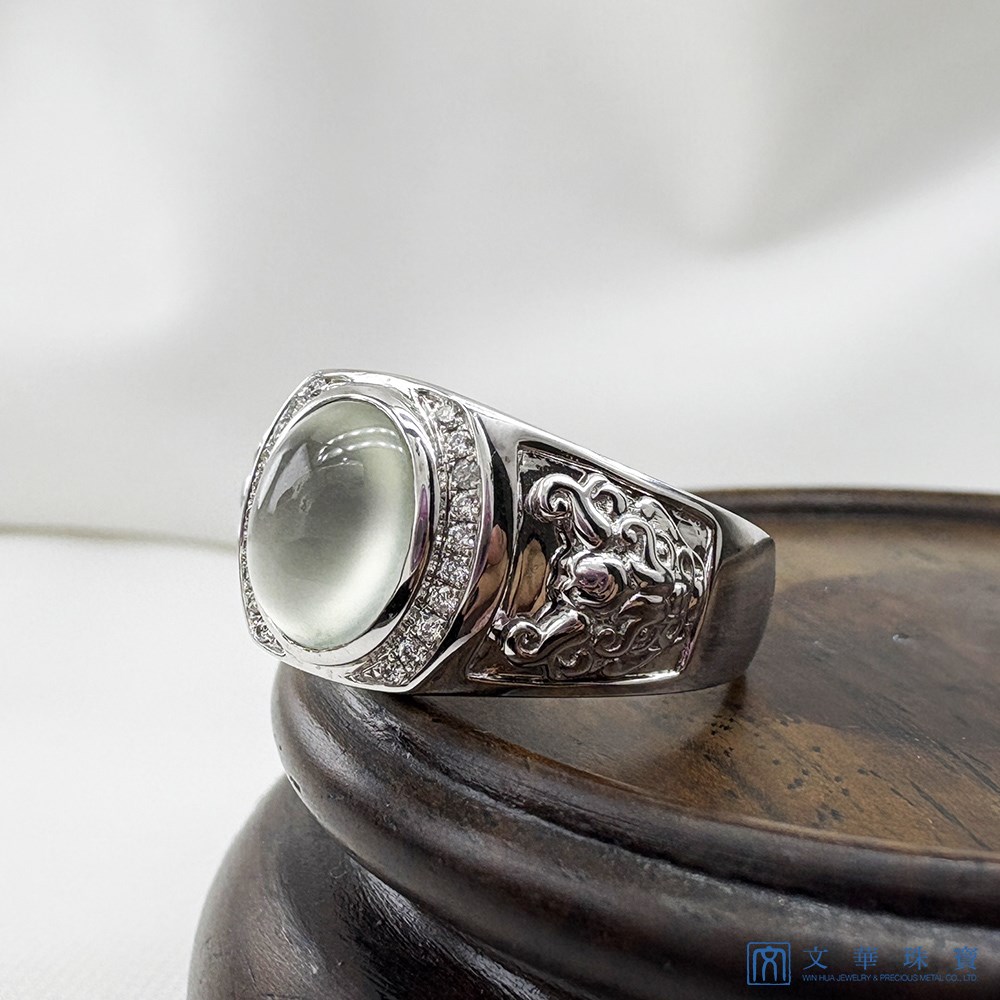 翡翠玻璃種蛋面貔貅玉戒