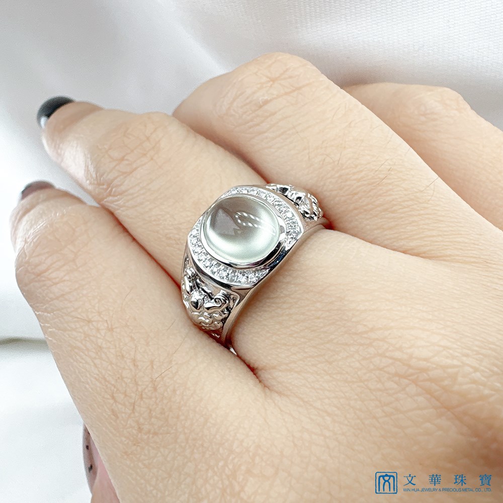 翡翠玻璃種蛋面貔貅玉戒