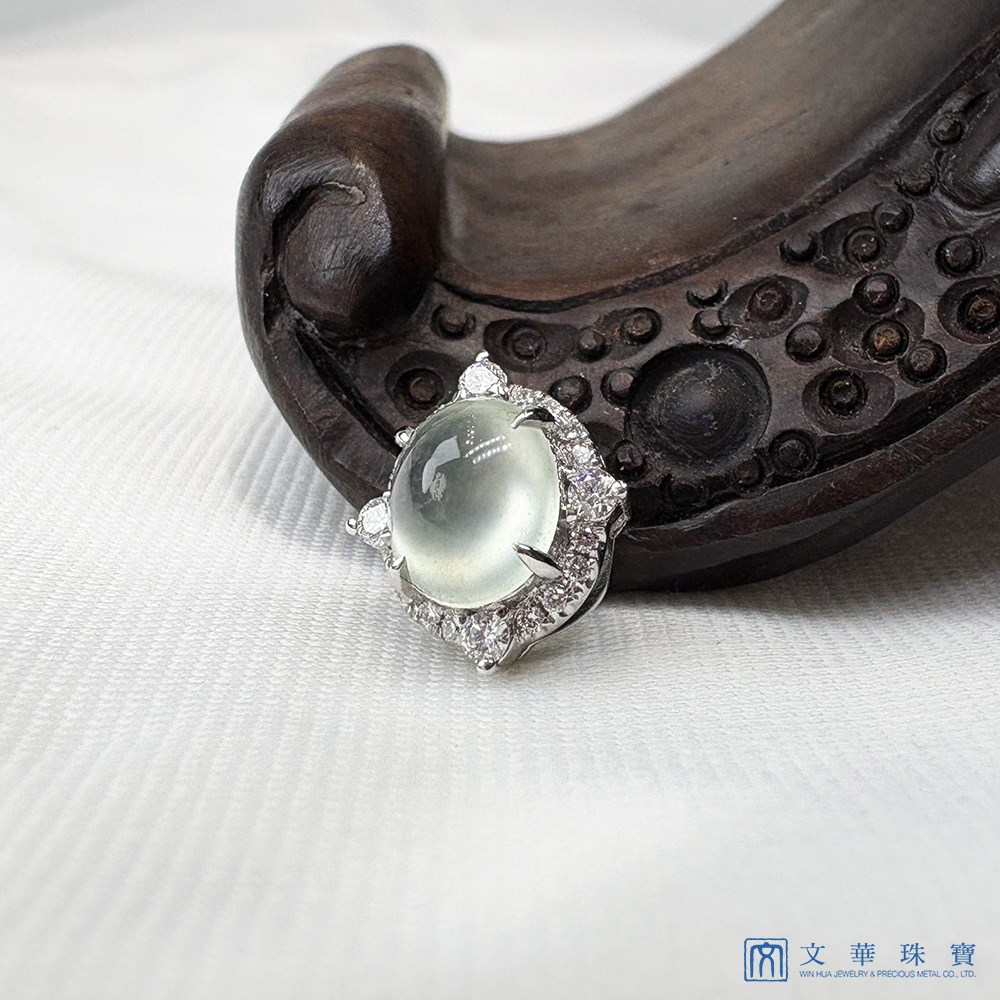 翡翠玻璃種蛋面星芒鑽墜(已售出)