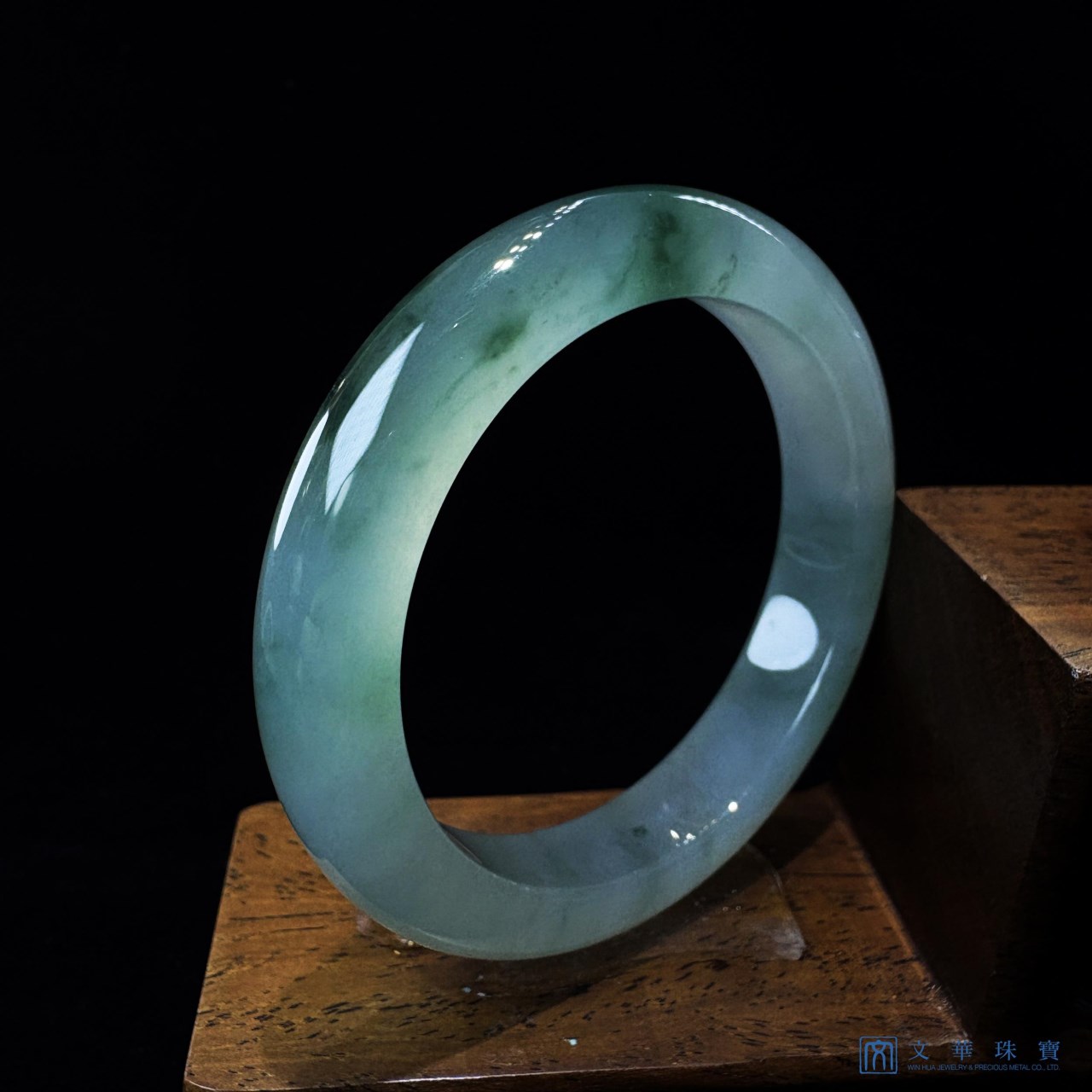 玻璃種飄蘭花翡翠玉鐲 約17.5圍(附中國寶石證書)