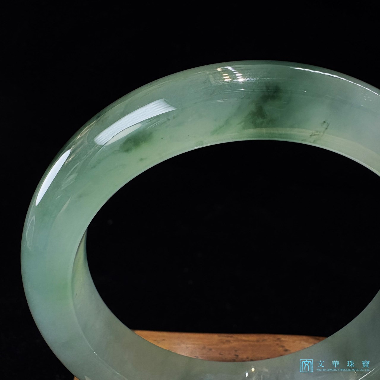 玻璃種飄蘭花翡翠玉鐲 約17.5圍(附中國寶石證書)